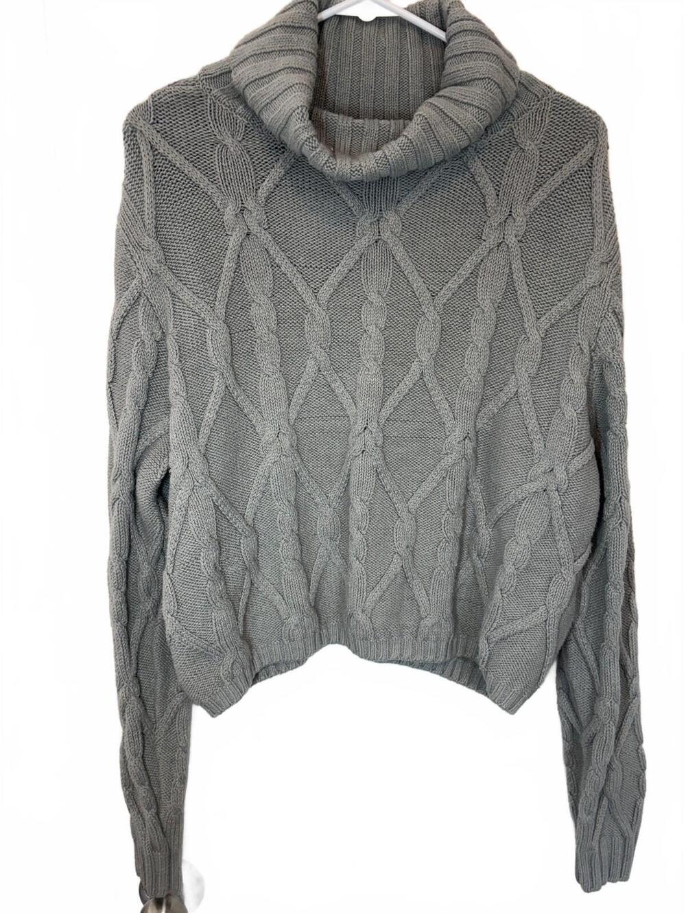 Hollister Women's Large Gray Cable Knit Turtleneck Sweater Cozy Winter Fashion